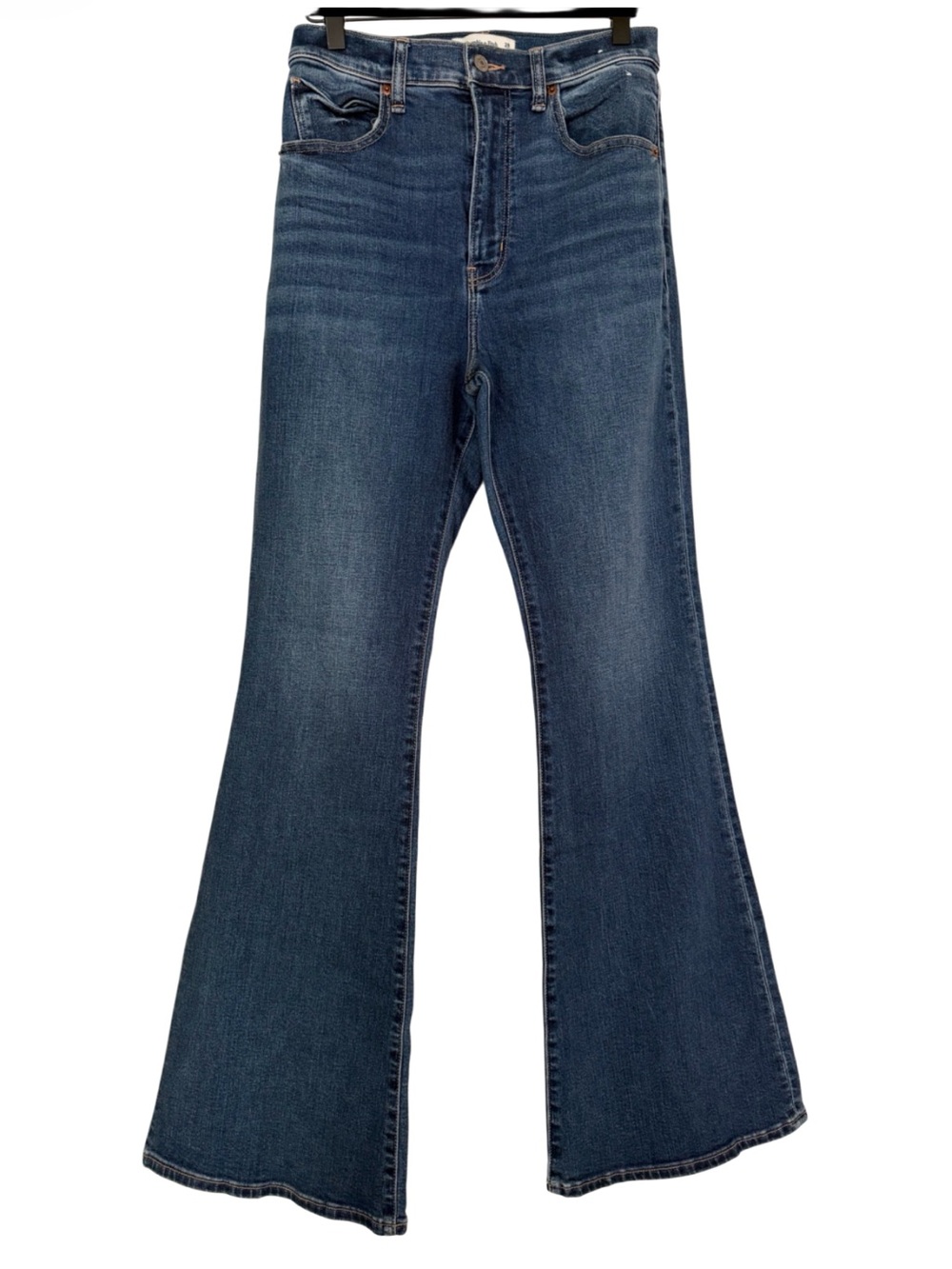 Abercrombie & Fitch Ultra High Rise Flare Jeans Size  28 /6 NWT Vintage Wash